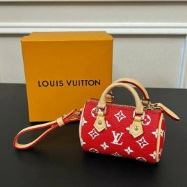 Picture of LV Keyring _SKULVkeyringlyh3912044